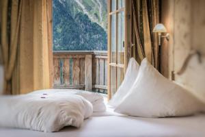 Double Room with Balcony room in Hotel Silbertal