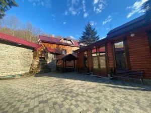 Готельно-ресторанний комлекс "Уклин" - Uklyn