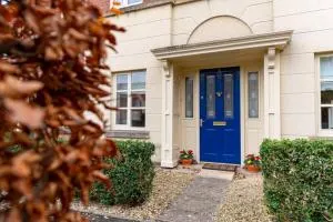 Burlington Place, Shrewsbury. 2 bedroom, private parking, 5 minutes from town - Dorrington