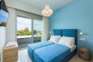 Adelhome - Sea view & walking distance to beach! Rethymno Greece