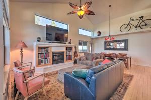 Holiday Home room in Flagstaff Getaway with Patio 2 Mi to Downtown!