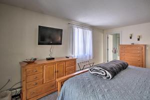 Penthouse Ski Unit about 1 Mi to Attitash Mountain!