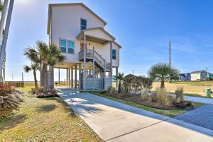Holiday Home room in Coastal Sunrise with 2 Decks and Pool Access!