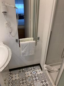 Hotels L'Auberge Everhotel de Tarbes-Ibos : photos des chambres