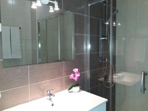 Torre 6- Vista Cidade, Aconchegante, 80mt Praia, Wifi