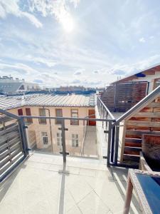 Loft with Rooftop and Free parking in Garage