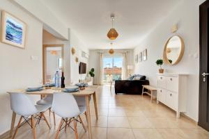 ♥ Sunny&Cozy Family Apartment ★ Walk to the Beach☼