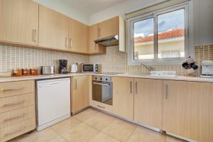 ♥ Sunny&Cozy Family Apartment ★ Walk to the Beach☼