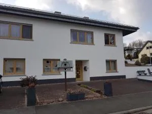 Ferienwohnung- SARAH - Berghausen