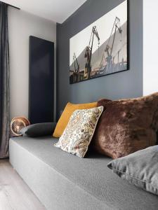 Loft Motlawa White Black