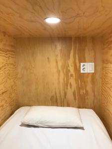 1 người trong phòng tập thể 6 giường – Chỉ dành cho nam (1 Person in 6-Bed Dormitory - Male Only)