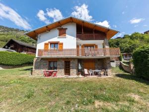 Maisons de vacances Modern Holiday Home in Montagny with Balcony : photos des chambres
