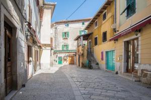 Historic Old Town apartment with the best view in town