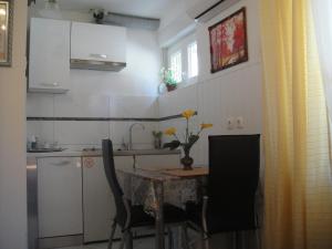 Apartments Crvena Orhideja