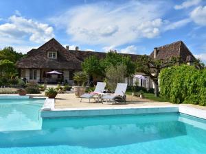 Maisons de vacances Luxurious Mansion in Aquitaine with Swimming Pool : photos des chambres