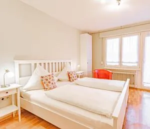 Johannishof Wein-Café & Gästehaus - Born