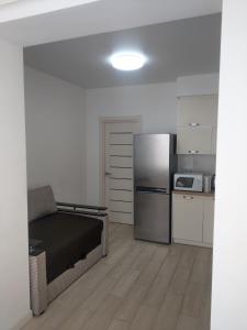 Новобудова по вул Коновальця 2