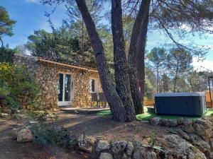 Maisons de vacances GITE AVEC SPA JACUZZI au coeur de Provence Cote d'Azur : photos des chambres