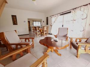 CHEZ MARVA Grande Villa COCO 3 à 12 personnes