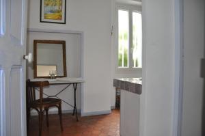 B&B / Chambres d'hotes La Figuiere Fontaine de Vaucluse : Chambre Double avec Salle de Bains Privative