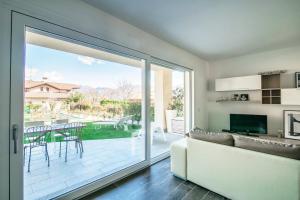 Silvia Lenno House - The House Of Travelers