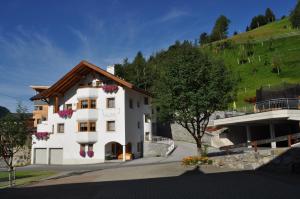 Apart Stella Bianca - 4-star hotels in Kappl