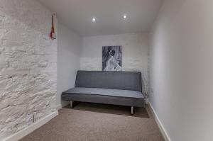1 Bed Home - Parking - Great for Contractors