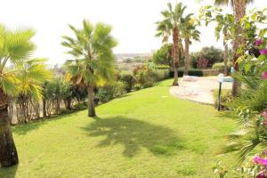 Great 2 bedroom apartment with communal pool