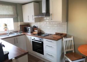 The Saddlery Holiday Cottage - Near Wolds And Coast