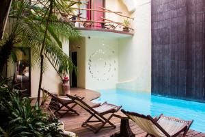 Hotel Kinbe - few steps from 5th Avenue and the beach