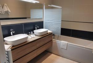 Hotels Le Relais Du Lac : photos des chambres
