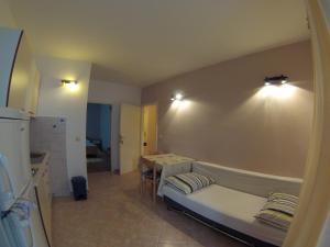 Omiš Duće sandy beach apartments Mare