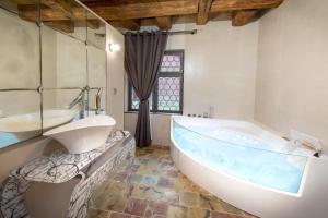 Appartements Le 1615 - Luxe et Spa : Suite Junior - Spa