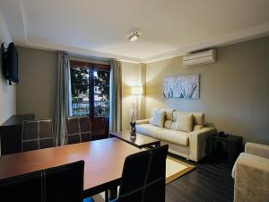 Occidental Pueblo Acantilado