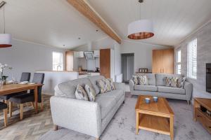 Roydon Marina Village Lodges