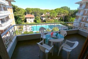 Lignano Riviera economico con piscina