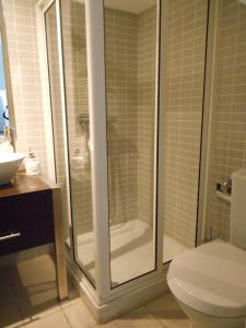 Triplex - Quarto com w.c. privado