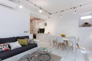 Joy4You Apt near Beach and Center