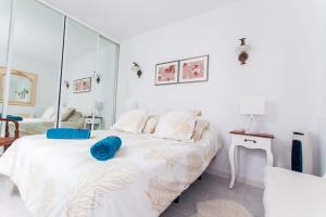 Seaview Coastal Home on front line with amazing sea views and large terrace