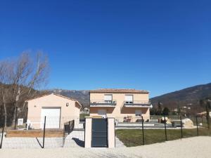 Maisons d'hotes Le long du Verdon : photos des chambres