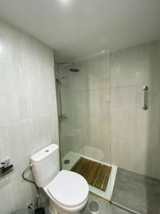One-Bedroom Apartment room in Golden Mile Studio - EaW Homes