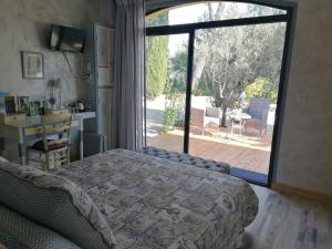 B&B / Chambres d'hotes Hotes'Antic Provence : photos des chambres