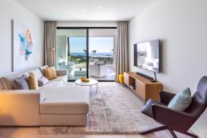 Luxury High End - Santa Barbara Heights CLC - For Work, Play & Family