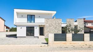 Villa Dolcea by Villas Holiday