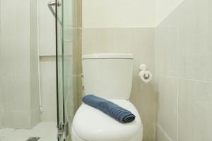 Brand New and Modern 2BR Meikarta Apartment By Travelio