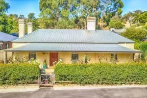Barossa Valley’s Captain Rodda’s Cottage - Lights Pass