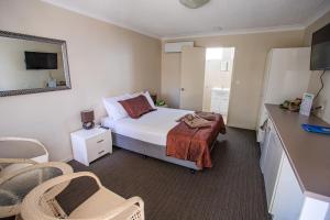 Tropicana Motel