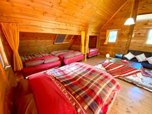 Tomys Log House - Need CAR