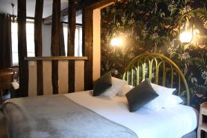 Hotels Le Moulin Des Ruats : photos des chambres