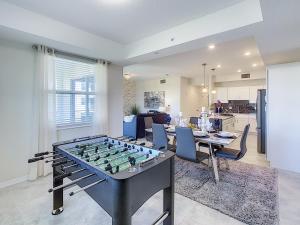 Updated Condo, 5 mi to Disney, On-site Water Park